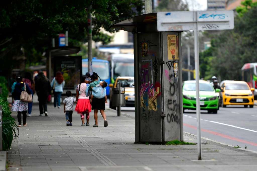 A partir del lunes 8 de septiembre, y en tres viajes escalonados, cerca de 1.600 indígenas de la comunidad Embera asentada en Bogotá, regresarán a sus territorios de manera voluntaria tras llegar a acuerdos con el Distrito y el Gobierno Nacional.