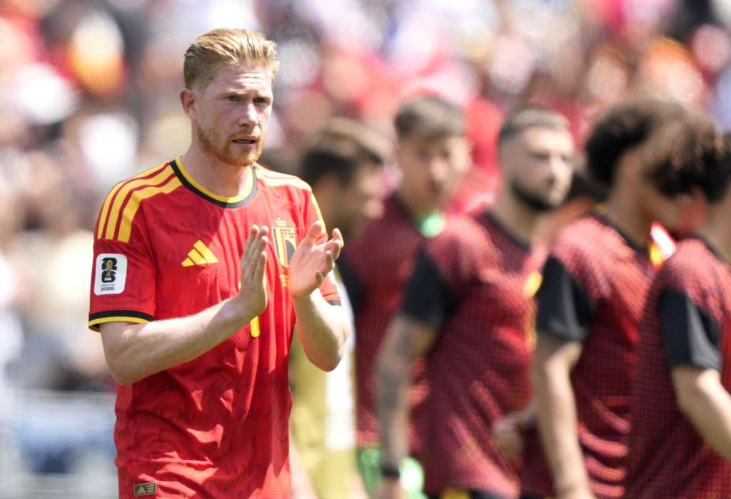 SEATTLE (United States), 15/06/2026.- Kevin De Bruyne of Belgium applauds fans after the FIFA World Cup 2026 group stage match Belgium against Egypt, in Seattle, USA, 15 June 2026. (Bélgica, Egipto) EFE/EPA/STEPHEN BRASHEAR