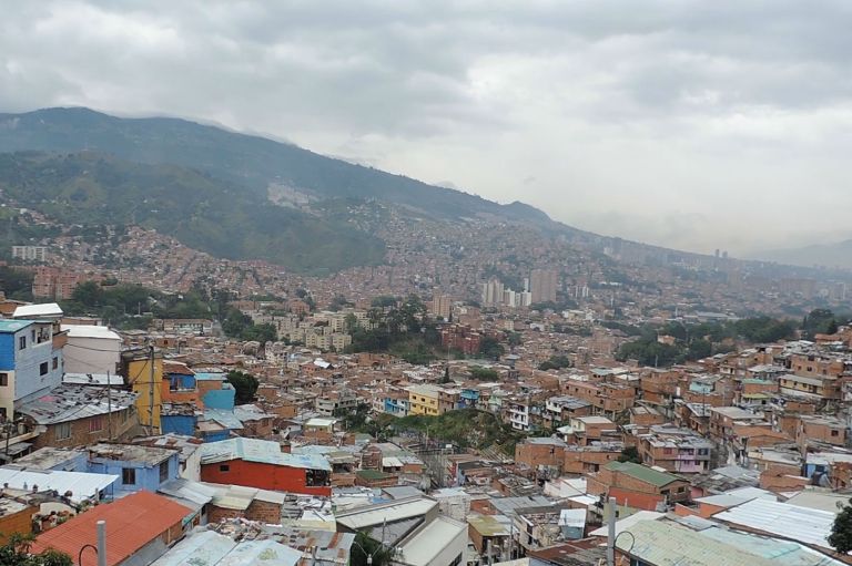 Paro de transporte en Comuna 13 afecta a más de 5 mil personas