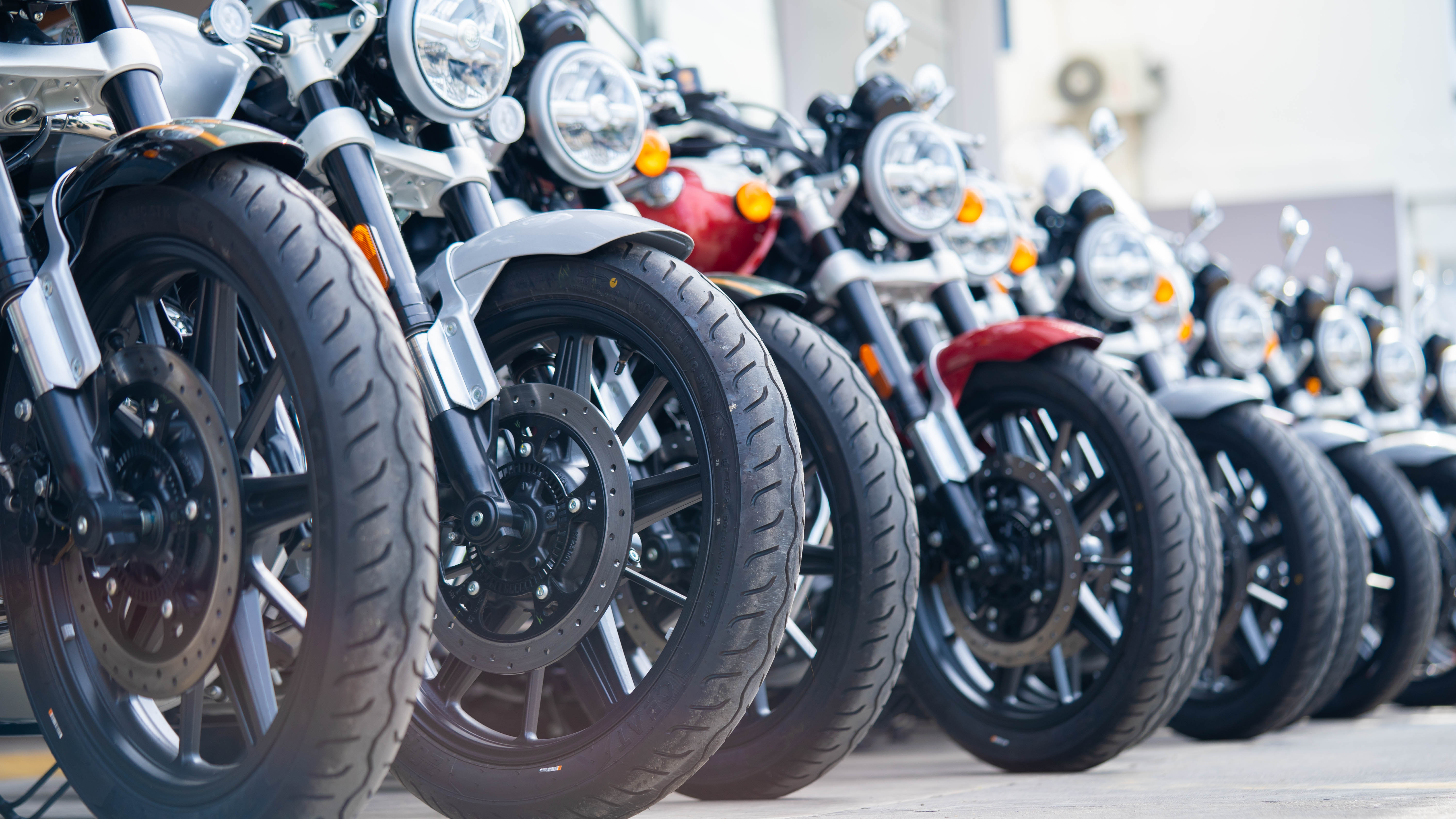 Royal Enfield bate récord de un millón de unidades y revela su historia de éxito