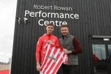 Romeo Beckham, hijo de David, es nuevo jugador de Brentford