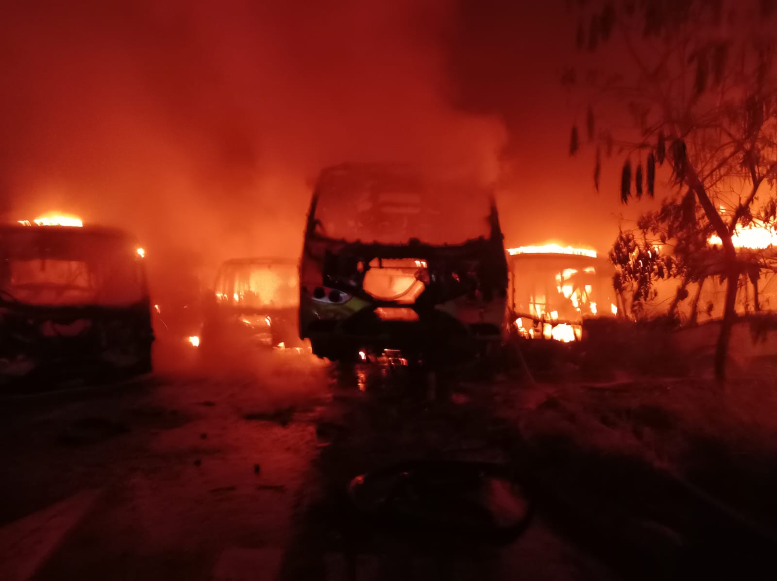 Incendio patio Metrolínea