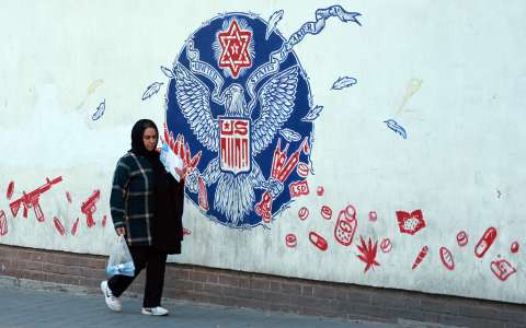 Irán no descarta un “ataque preventivo” para defenderse de EE. UU. e Israel