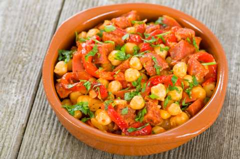 Garbanzos con cerdo y chorizo, la receta para terminar la semana