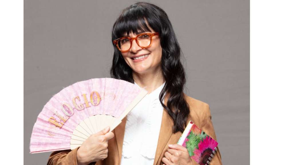 AME8505. BOGOTÁ (COLOMBIA), 12/08/2026.- Fotografía cedida por Amazon Prime Video que muestra a la actriz Ana María Orozco representando a 'Betty la Fea'. La serie colombiana 'Betty la Fea: La Historia Continúa', estrenará su tercera temporada, titulada 'Betty la Fea: Más Fea Que Nunca', el 28 de agosto con todos los miembros del elenco original que protagonizarán un nuevo escándalo de la empresa ficticia Ecomoda. EFE/ Amazon Prime Video /SOLO USO EDITORIAL NO VENTAS /SOLO DISPONIBLE PARA ILUSTRAR LA NOTICIA QUE ACOMPAÑA (CRÉDITO OBLIGATORIO)