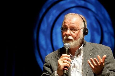 Alberto Manguel: "No creo en la literatura virtual como no creo en el sexo virtual"