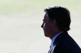 Bolsonaro se echa para atrás y prohíbe que civiles porten fusiles en Brasil