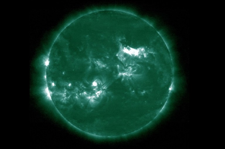 Lo que debe saber de la tormenta solar que tendrá su pico máximo el miércoles en la noche