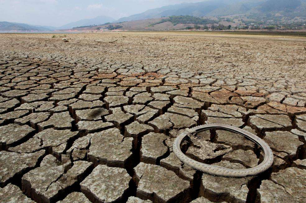 De 391 municipios en riesgo, cerca de 100 han reportado un desabastecimiento de agua en el territorio nacional. / EFE.
