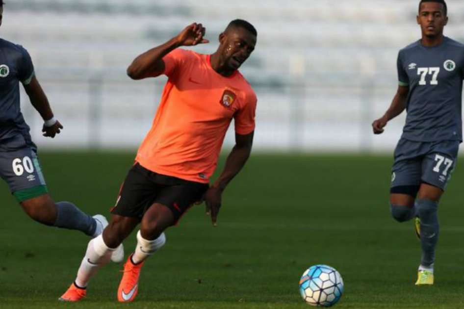 Jackson Martínez convirtió gol en un partido amistoso con el Guangzhou de China. / @GZEvergrandeFC