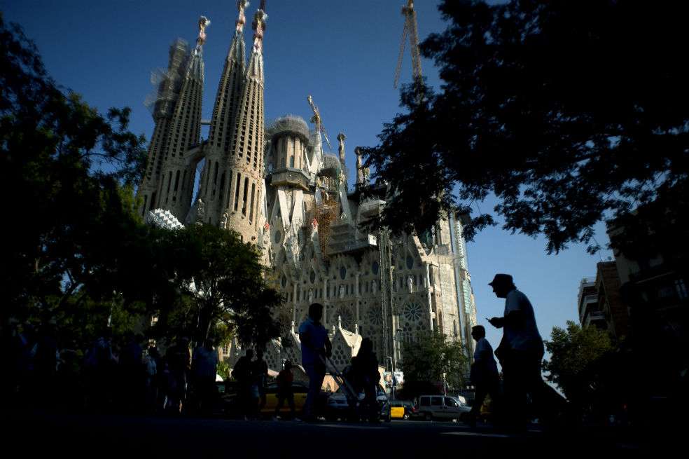 La crisis política en Cataluña comienza a enfriar el entusiasmo de los turistas en la región más visitada de España. / AFP
