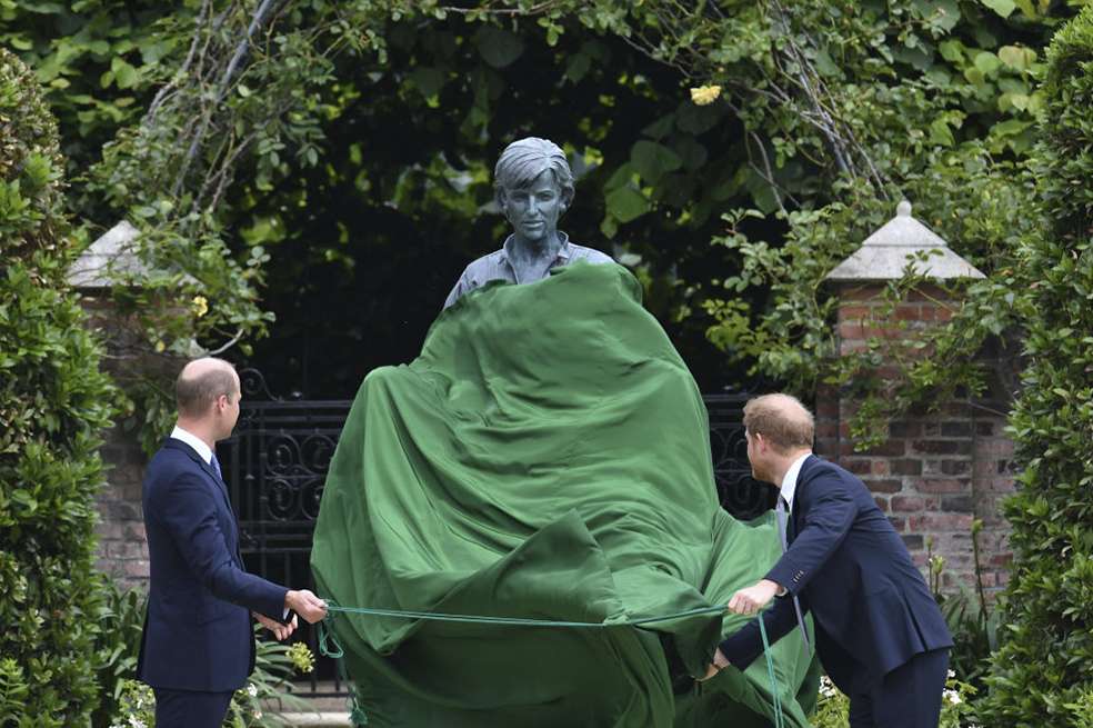 William y Harry conmemoran los 60 años del nacimiento de su madre Diana de Gales