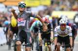 Mathieu van der Poel ganó la segunda etapa y es el nuevo líder del Tour de Francia