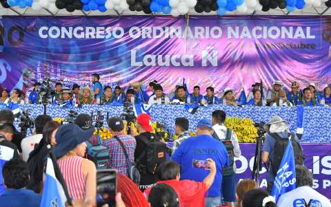 Bolivia: MAS ratifica candidatura de Evo Morales y expulsa a Luis Arce de sus filas