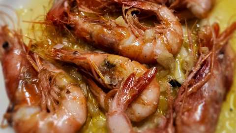 Receta para preparar gambas asadas con ajo y aceite de oliva