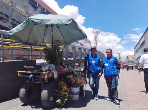 Precedente por el derecho al trabajo: vendedora informal le ganó pulso al Distrito