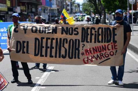 En fotos: así la ciudadanía le pidió al defensor del Pueblo su renuncia