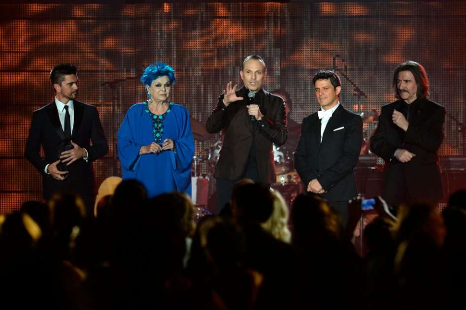 Juanes, Lucía Bose, Alejandro Sanz y Luis Cobos rinden homenaje a Miguel Bose.