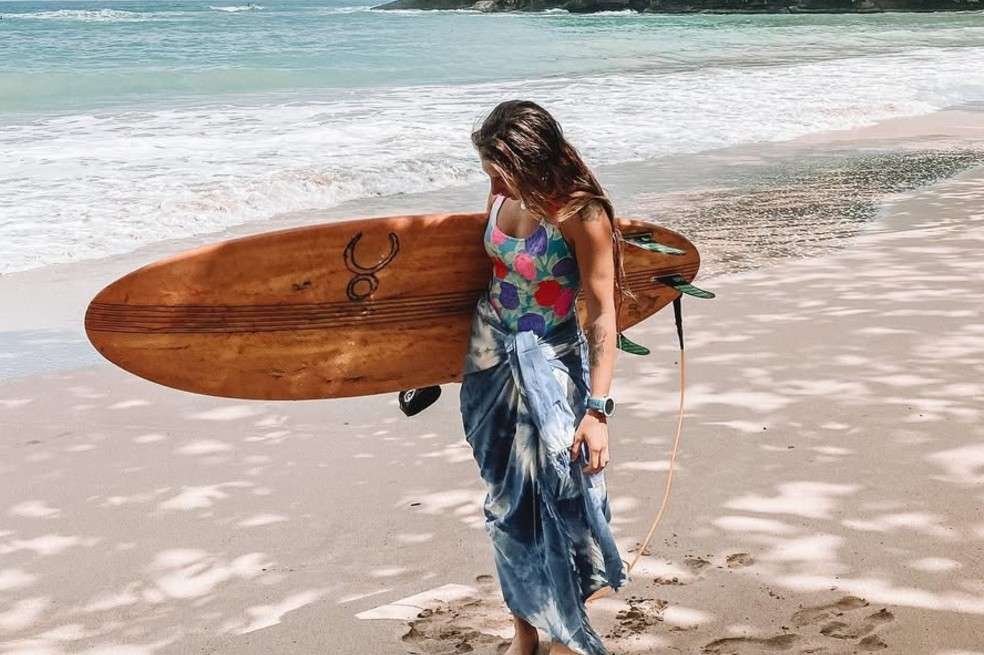 La creadora de contenido de 34 años se encontraba en una zona de alto oleaje en una playa de Chile.
