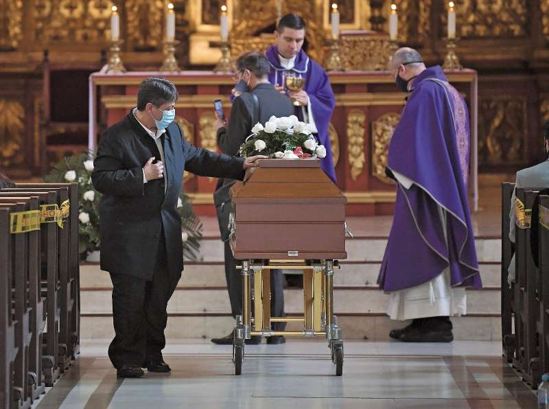 Con presencia de unos pocos familiares y allegados, ayer se llevó a cabo el último adiós a Ordóñez.