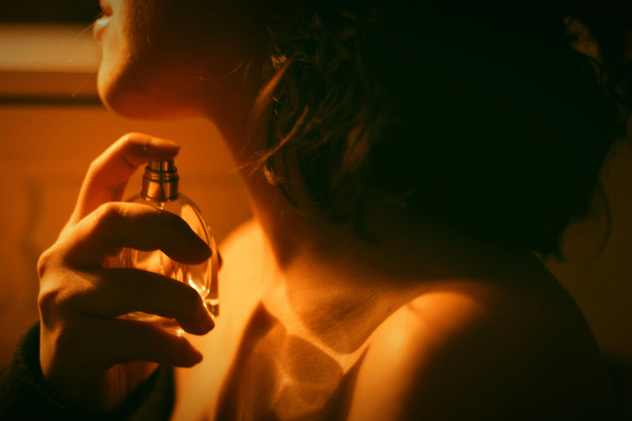 Psicología del perfume: así influyen los aromas en las emociones y las decisiones