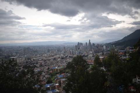 Bogotá envejece y nacen menos niños: ¿cómo se prepara la ciudad?