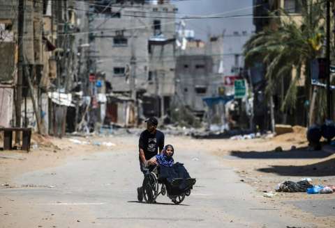 Israel bloquea sillas de ruedas para niños que dejó heridos en Gaza, dice ONG