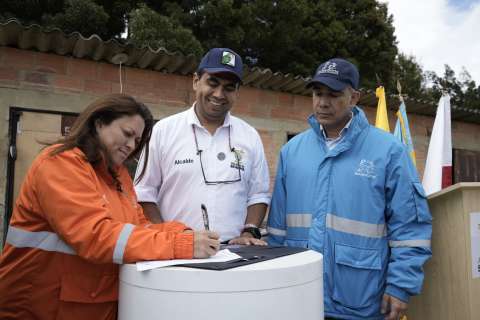 El pacto entre Acueducto y Soacha para asegurar agua en zonas de difícil acceso
