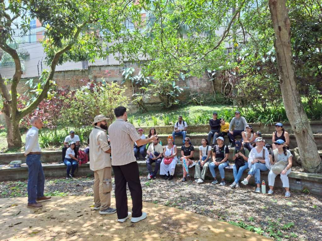 Recorrido por el Corredor del Oeste conecta espacios emblemáticos de la ciudad.