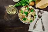 Receta: así se hace un arroz con champiñones y almendras