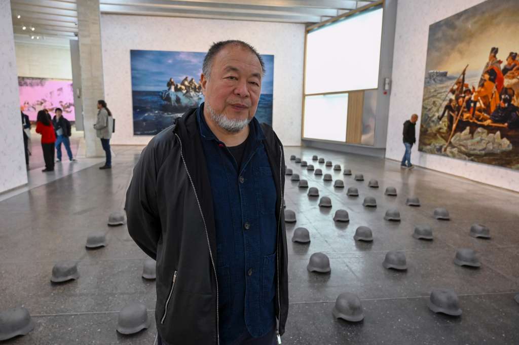 LEÓN, 08/11/2024.- El Museo de Arte Contemporáneo de Castilla y León (MUSAC) acoge la muestra titulada 'Ai Weiwei. Don Quixote', en la que el artista chino reúne trabajos realizados en los últimos 20 años de trayectoria de uno de los creadores imprescindible del actual panorama artístico internacional, reconocido por su capacidad de fusionar arte y activismo político. Museo de Arte Contemporáneo de Castilla y León (Musac). EFE/J. Casares