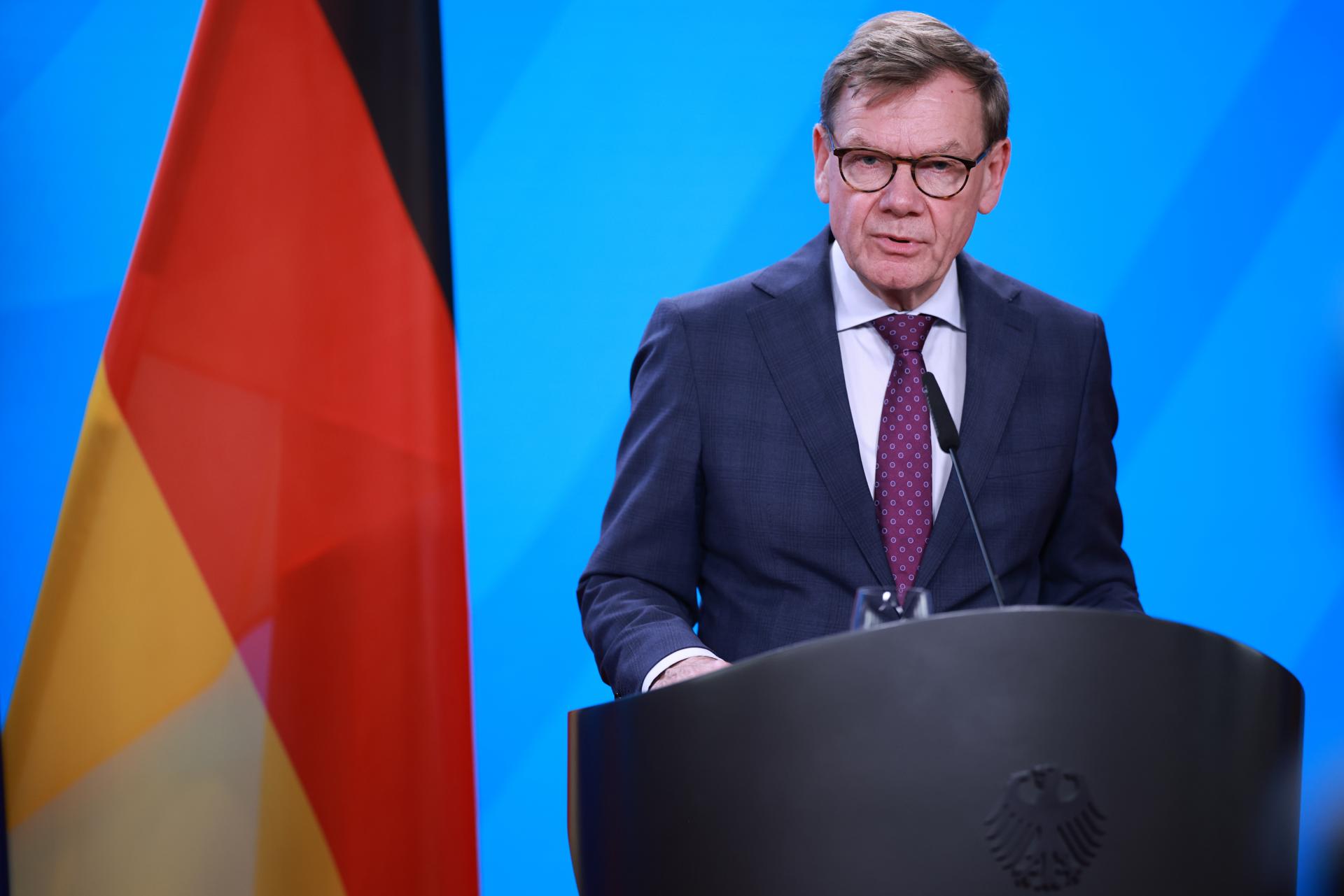 Berlin (Germany), 15/07/2025.- German Foreign Minister Johann Wadephul speaks during a press conference with his Slovenian counterpart at the foreign ministry in Berlin, Germany, 15 July 2025. (Alemania, Eslovenia) EFE/EPA/CLEMENS BILAN