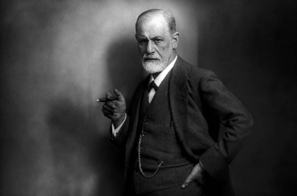 Sigmund Freud, padre del psicoanálisis, revolucionó la comprensión del inconsciente y los sueños a inicios del siglo XX.