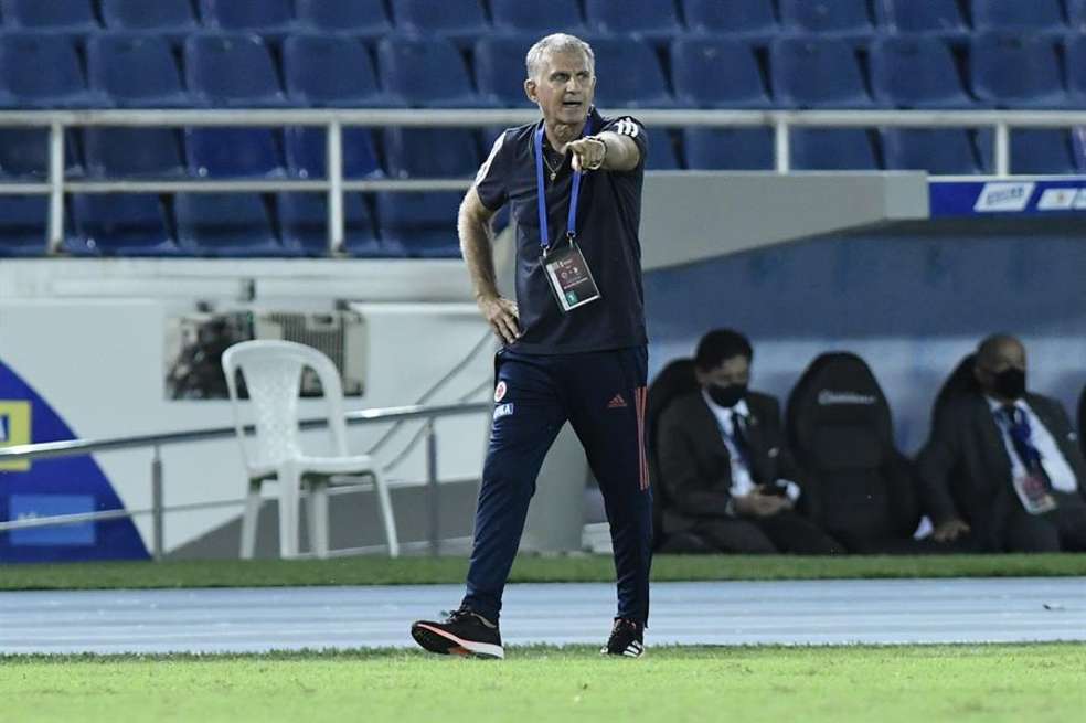 Carlos Queiroz en el partido de Colombia contra Venezuela por las eliminatorias a Catar 2022.