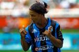 Ronaldinho anotó su primer gol y dio asistencia con el Querétaro en México