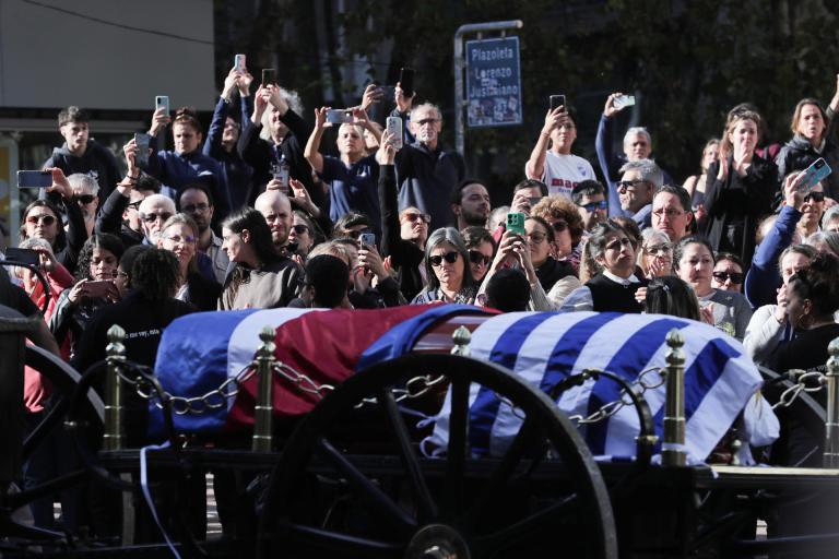 Así fue el cortejo fúnebre de Pepe Mujica por las calles de Montevideo