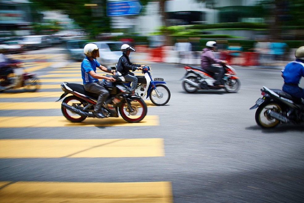 Las motocicletas exceden de 3 a 5 veces las emisiones de material particulado que los buses de TransMilenio. / Pixabay