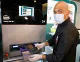 Inventan robot capaz de preparar hamburguesas vegetarianas