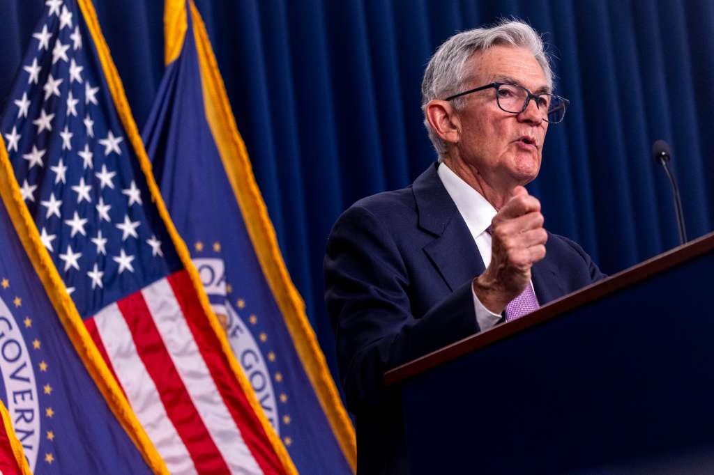 Washington (United States), 18/09/2024.- US Federal Reserve Board Chairman Jerome Powell responds to a question from the news media after the Fed cut its benchmark interest rate half-point following its two-day conference at the Federal Reserve in Washington, DC, USA, 18 September 2024. Federal Reserve officials are focused on support of the weakening job market and are working to curb inflation without causing a recession. (Roma) EFE/EPA/SHAWN THEW