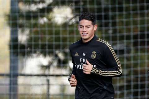 James hizo trabajo de campo, pero no jugará en Champions