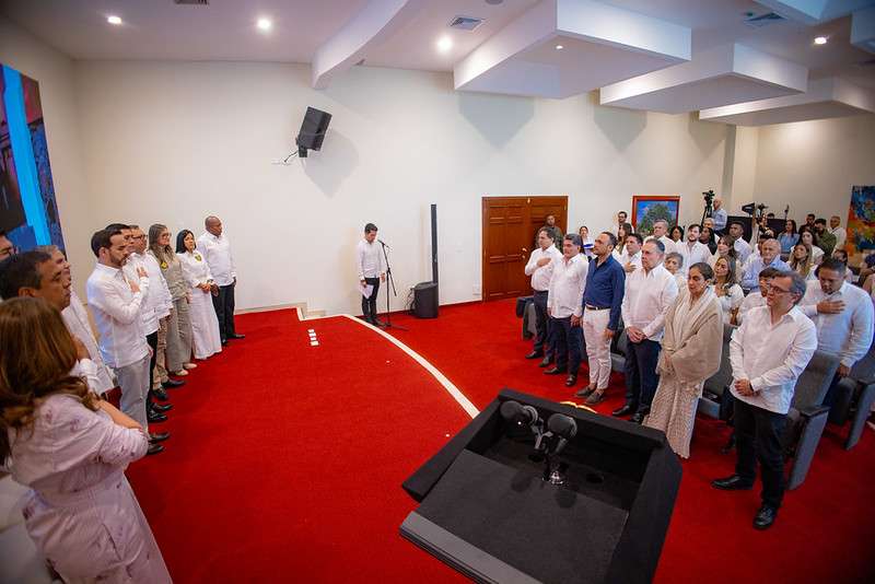 En la primera fila de la posesión de los magistrados del CNE estuvieron el presidente del Congreso, Honorio Henríquez (Centro Democrático); el procurador Gregorio Eljach; el senador Alfredo Deluque (Partido de la U); y el presidente del Partido Conservador, Efraín Cepeda.