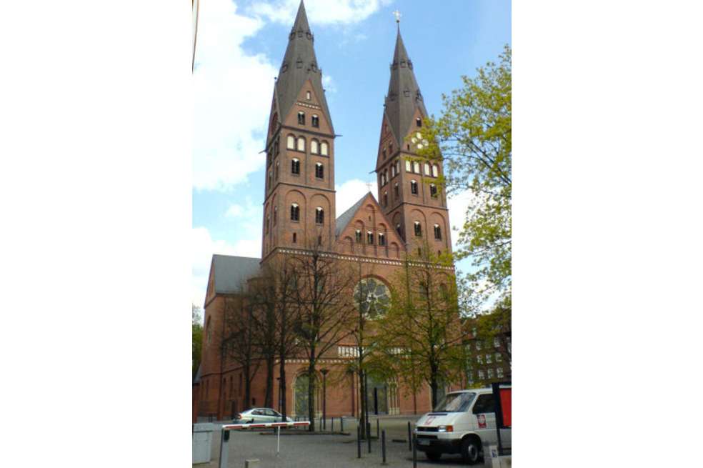 En la imagen, la Iglesia Santa Marien (Marienkirche). Dice la leyenda que en el año 1200 d.C., cuando edificaron este templo católico, el diablo se emocionó pensando que sería una gran taberna o, al menos, así se lo hicieron saber los constructores, por lo que él mismo ayudó a edificarla.
