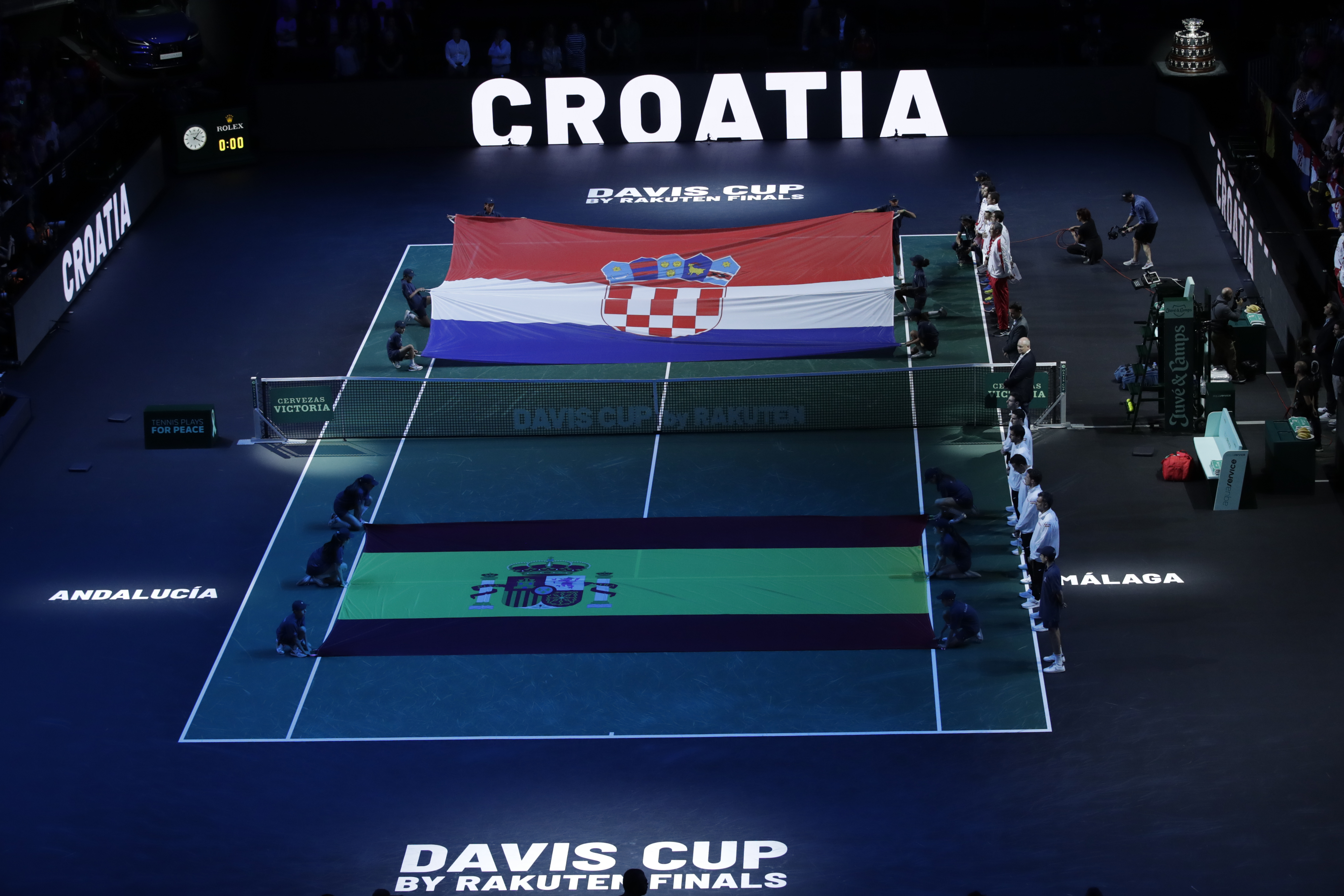 MÁLAGA, 23/11/2022.- Vista de la pista donde esta tarde se enfrentarán los equipos de Croacia y España en cuartos de final de la Copa Davis que se disputa en Málaga. EFE/ Julio Munoz