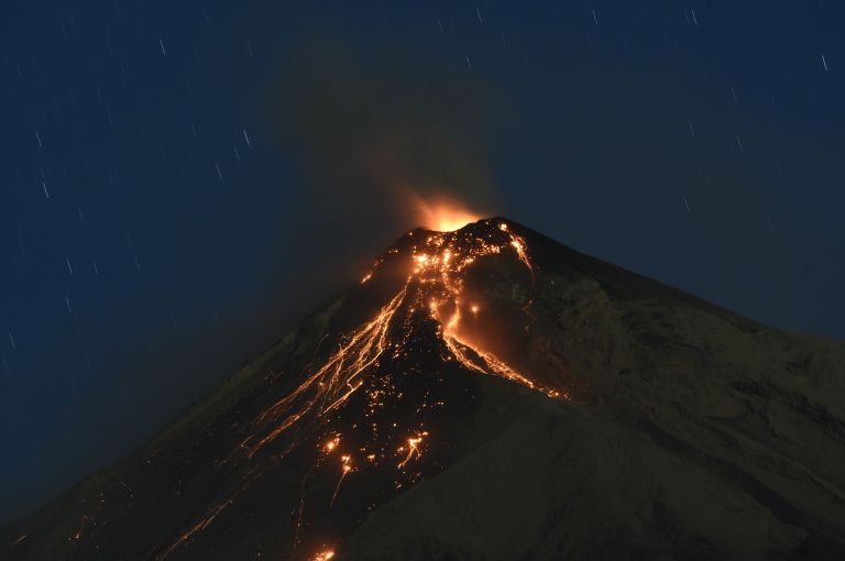 Suman 165 fallecidos por tragedia de volcán de Fuego