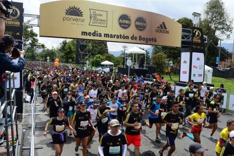Edwin Soi y Angela Tanui reinaron en la Media Maratón de Bogotá