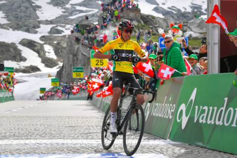 Egan Bernal ganó la etapa 7 del Tour de Suiza y se ratificó en el liderato
