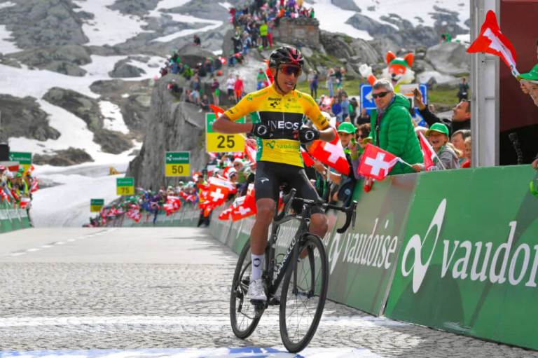 Egan Bernal ganó la etapa 7 del Tour de Suiza y se ratificó en el liderato