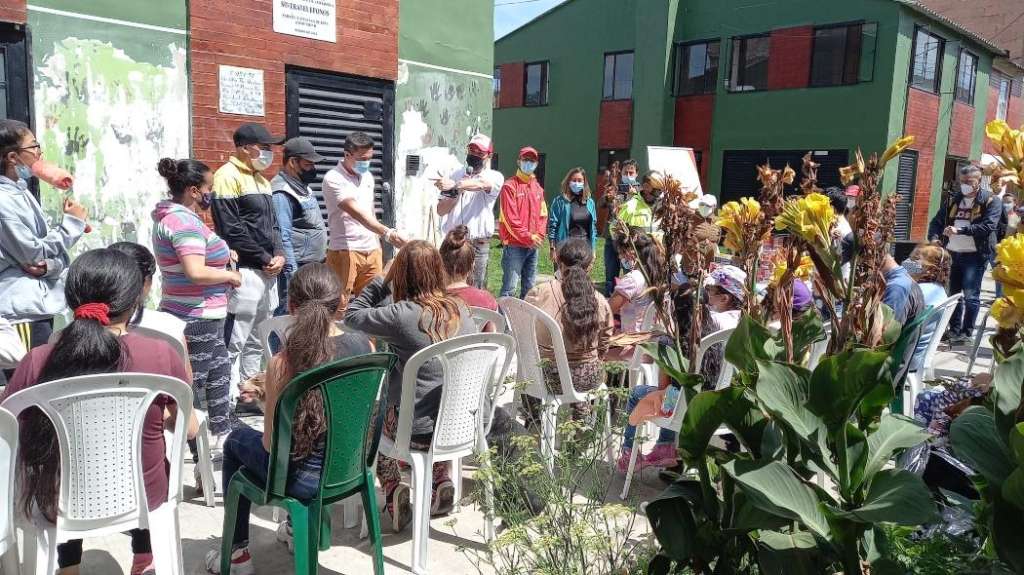 Será la comunidad la que decida y plantee qué se pintará en las fachadas de los salones comunales.
