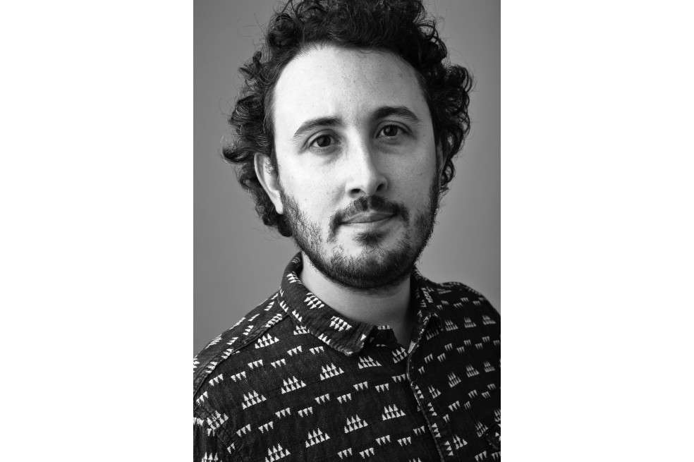 Simón Posada es autor de dos libros de crónicas y sus trabajos en prensa han sido publicados en varias antologías.