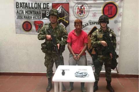 Ejército encuentra con cambio de look a hombre que buscaban en el Cauca